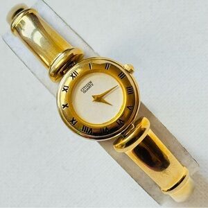 Vintage Citizen Small Face Thin Profile Women's Gold Dress Bracelet Watch 5920